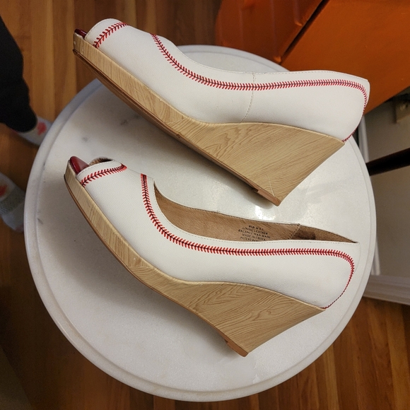 Charis Doxa "baseball" Wedges - Picture 6 of 11